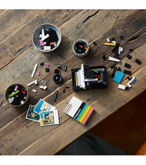LEGO Ideas Polaroid OneStep Camera (21345)