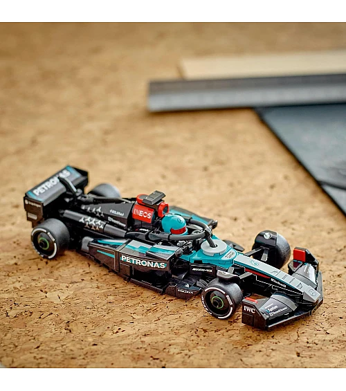LEGO Speed Champions Mercedes-AMG F1 W15 Race Car with Driver Minifigure 77244